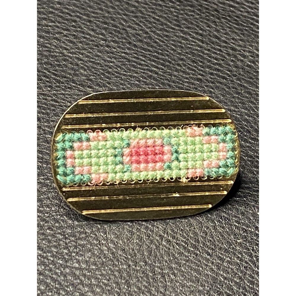 Vintage Embroidered Cross Stitch Southwest Geometric Lapel Brooch Oval Gold Tone